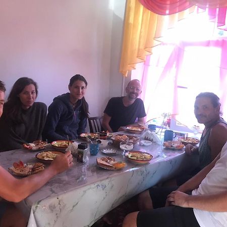 Guesthouse Bermet Tong Kültér fotó