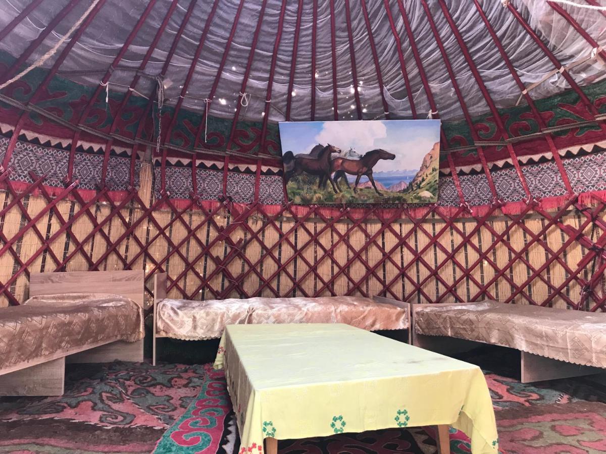 Guesthouse Bermet Tong Kültér fotó