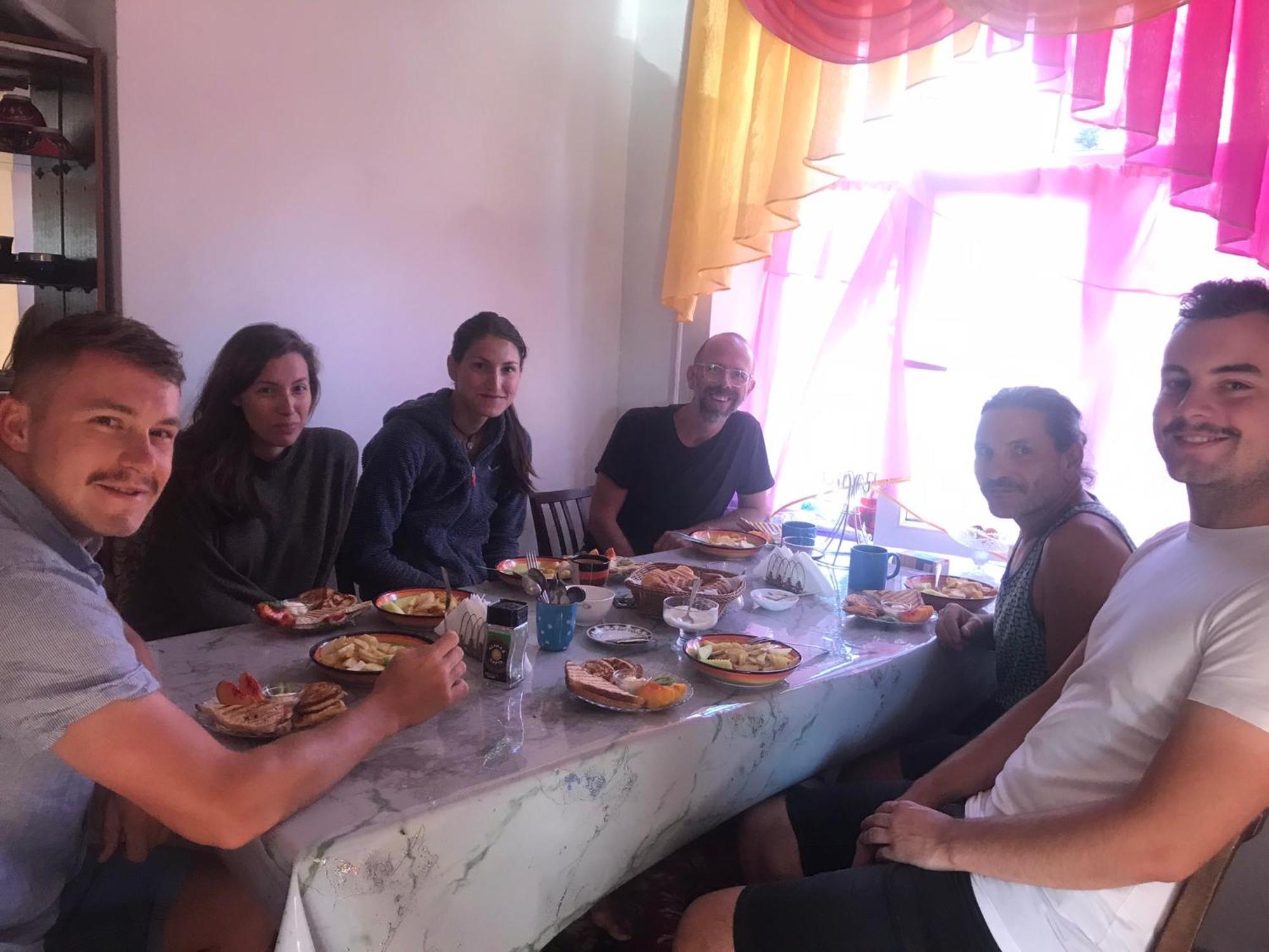 Guesthouse Bermet Tong Kültér fotó
