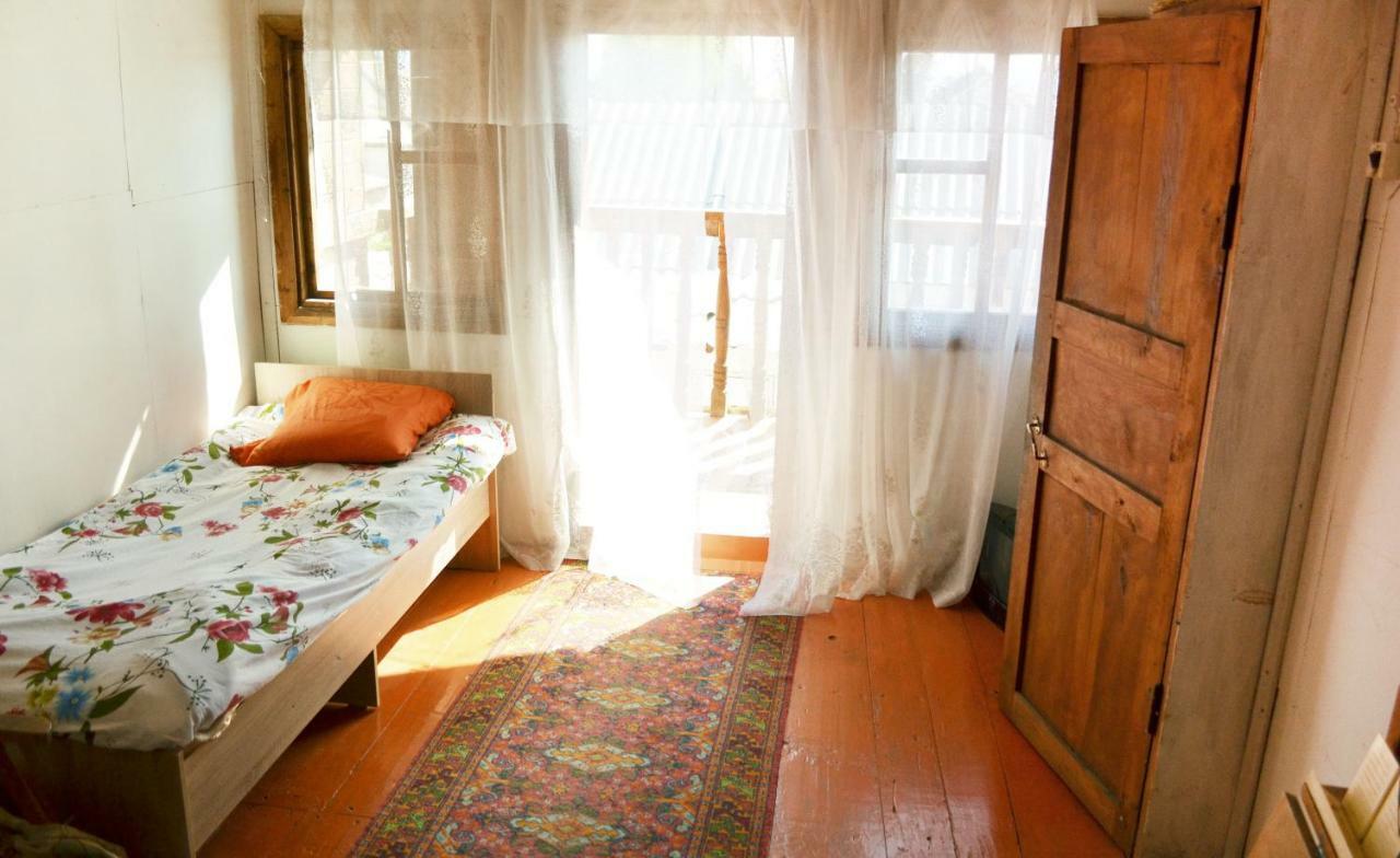 Guesthouse Bermet Tong Kültér fotó