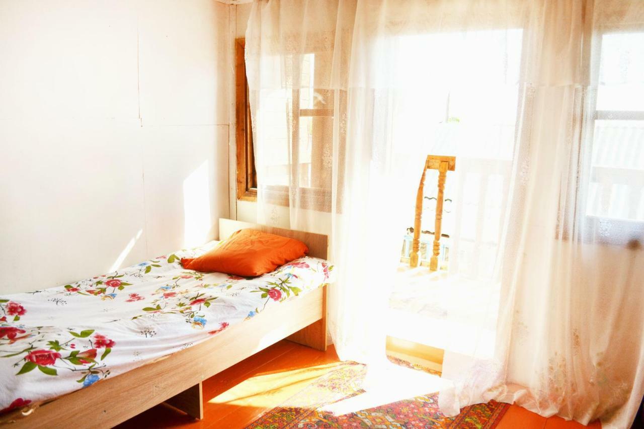 Guesthouse Bermet Tong Kültér fotó