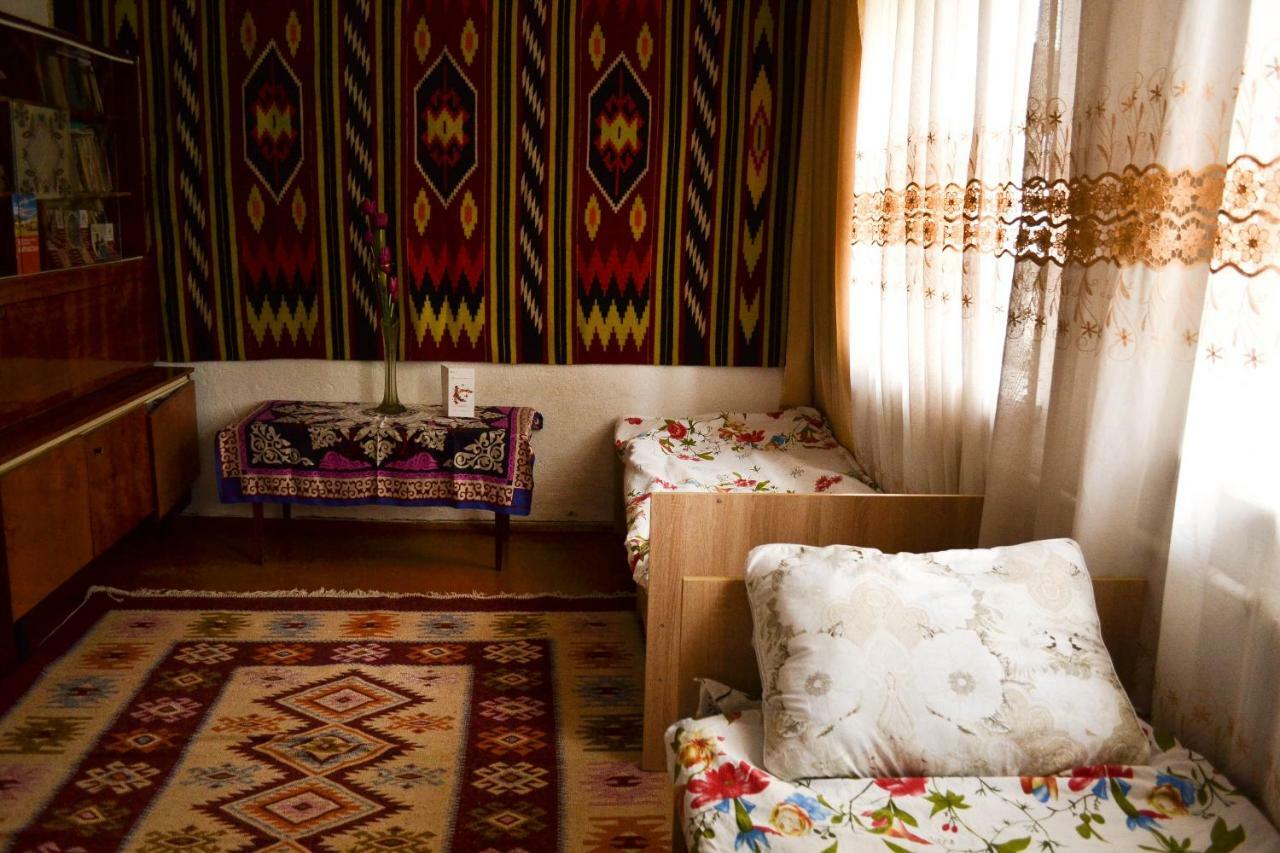 Guesthouse Bermet Tong Kültér fotó