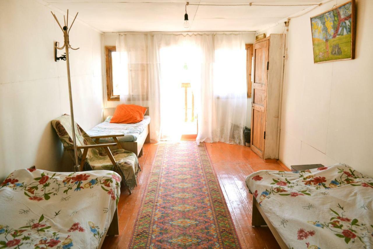 Guesthouse Bermet Tong Kültér fotó