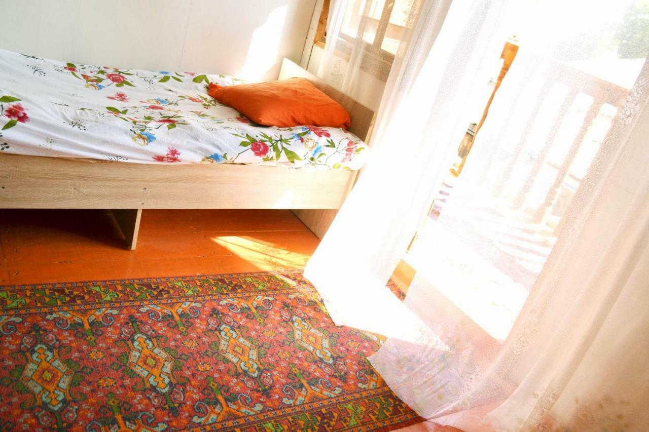 Guesthouse Bermet Tong Kültér fotó