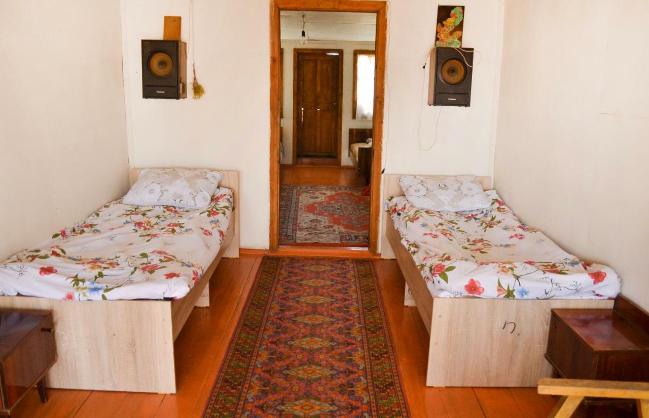 Guesthouse Bermet Tong Kültér fotó