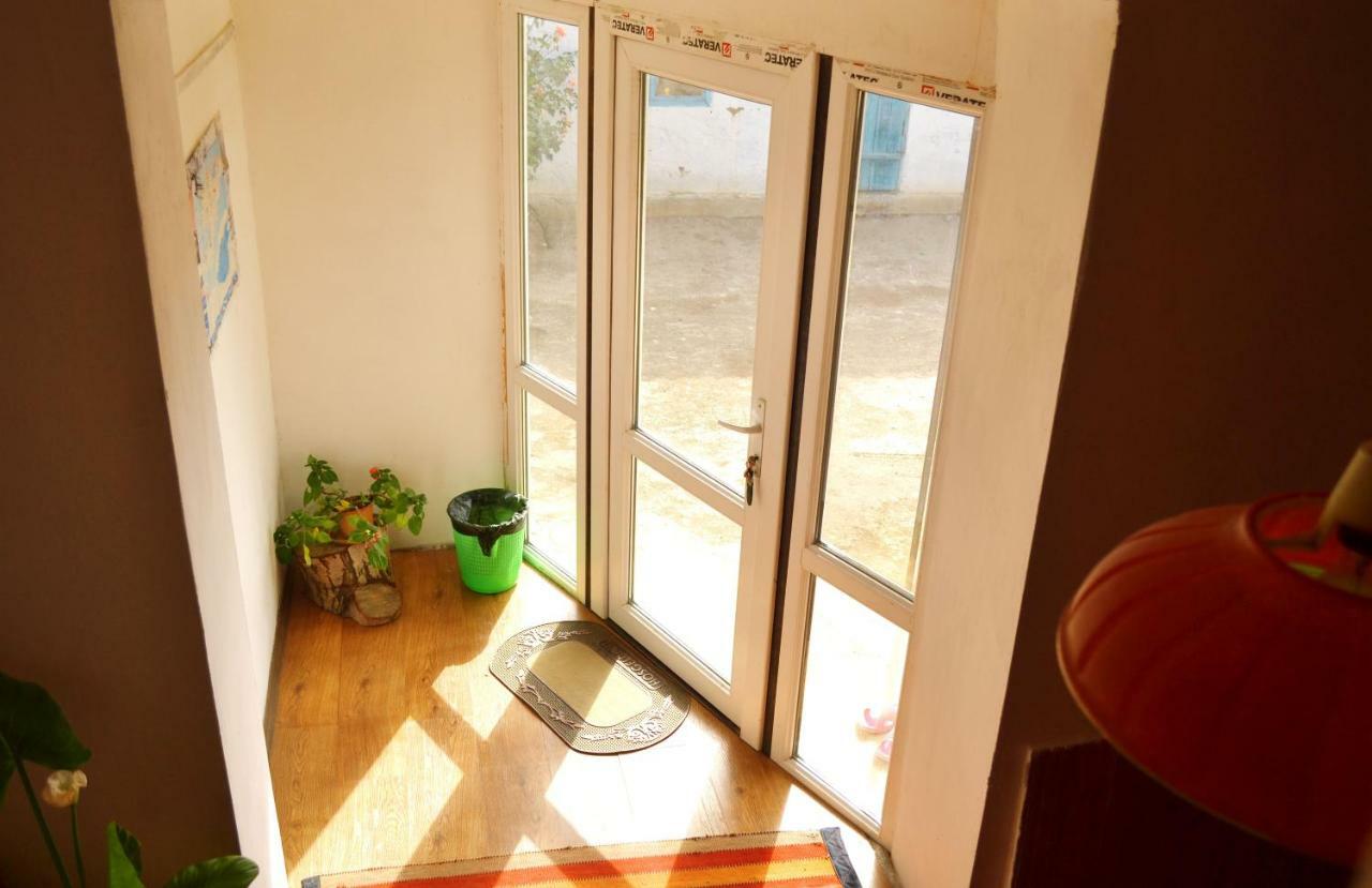 Guesthouse Bermet Tong Kültér fotó